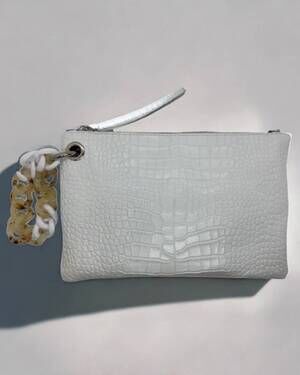 NEW BERGE women's armonia wristlet in white